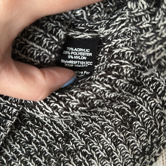 Black & Tan Sweater - Picture 4 of 7